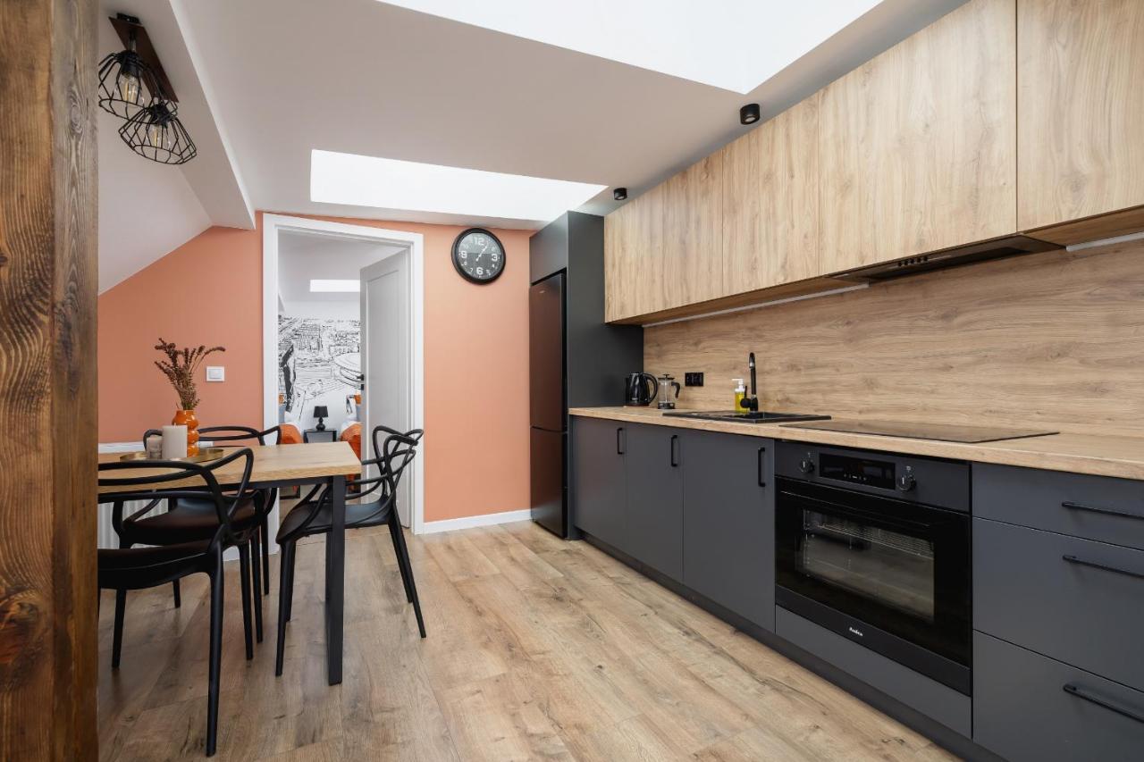 Cosy Apartments Kosciuszki Near The Main Train Station By Noclegi Renters Katowice Bagian luar foto