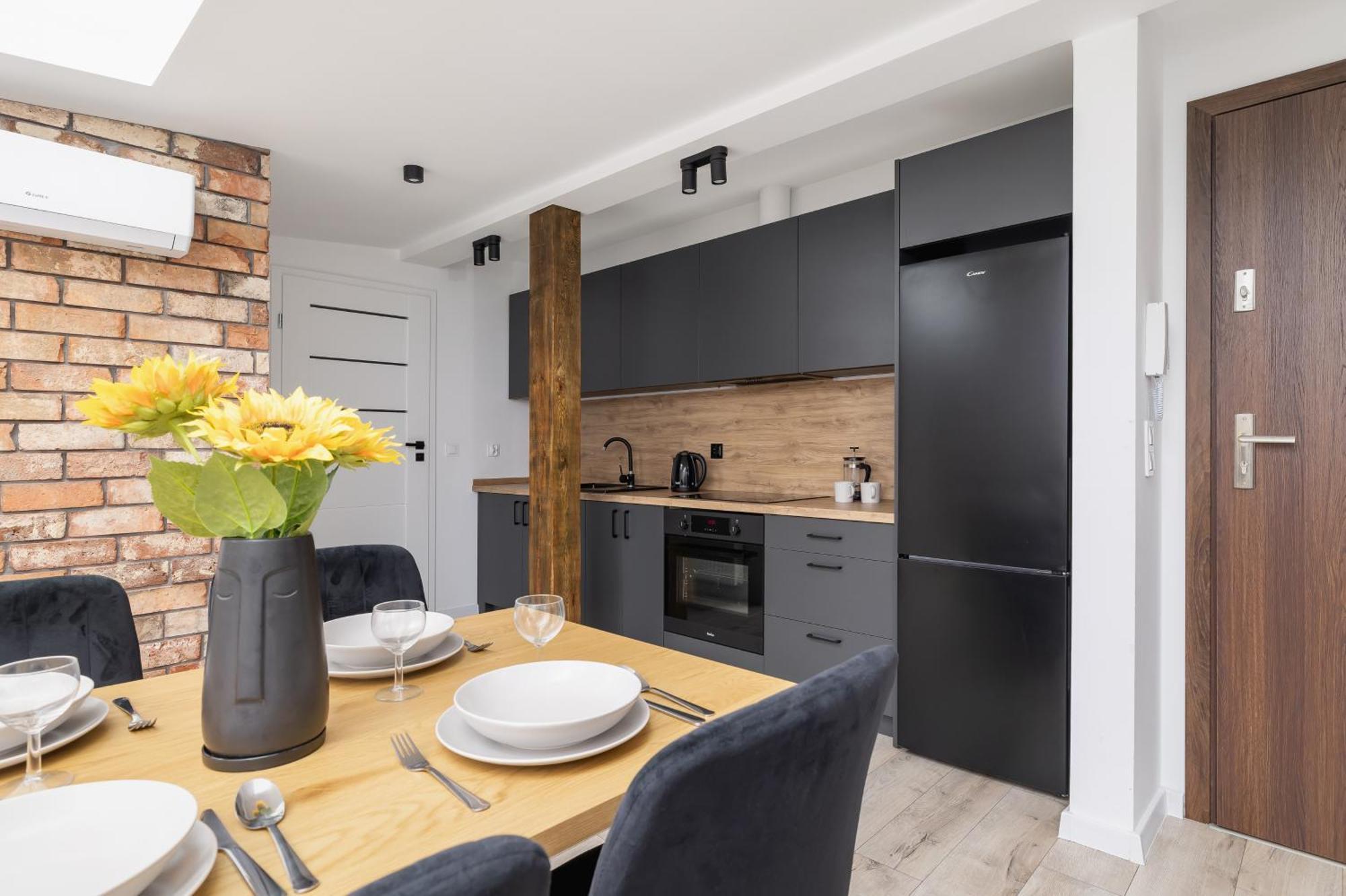 Cosy Apartments Kosciuszki Near The Main Train Station By Noclegi Renters Katowice Bagian luar foto