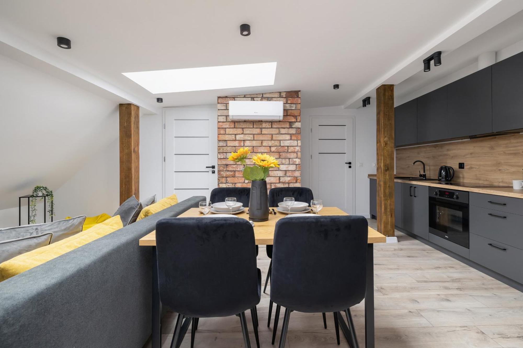 Cosy Apartments Kosciuszki Near The Main Train Station By Noclegi Renters Katowice Bagian luar foto