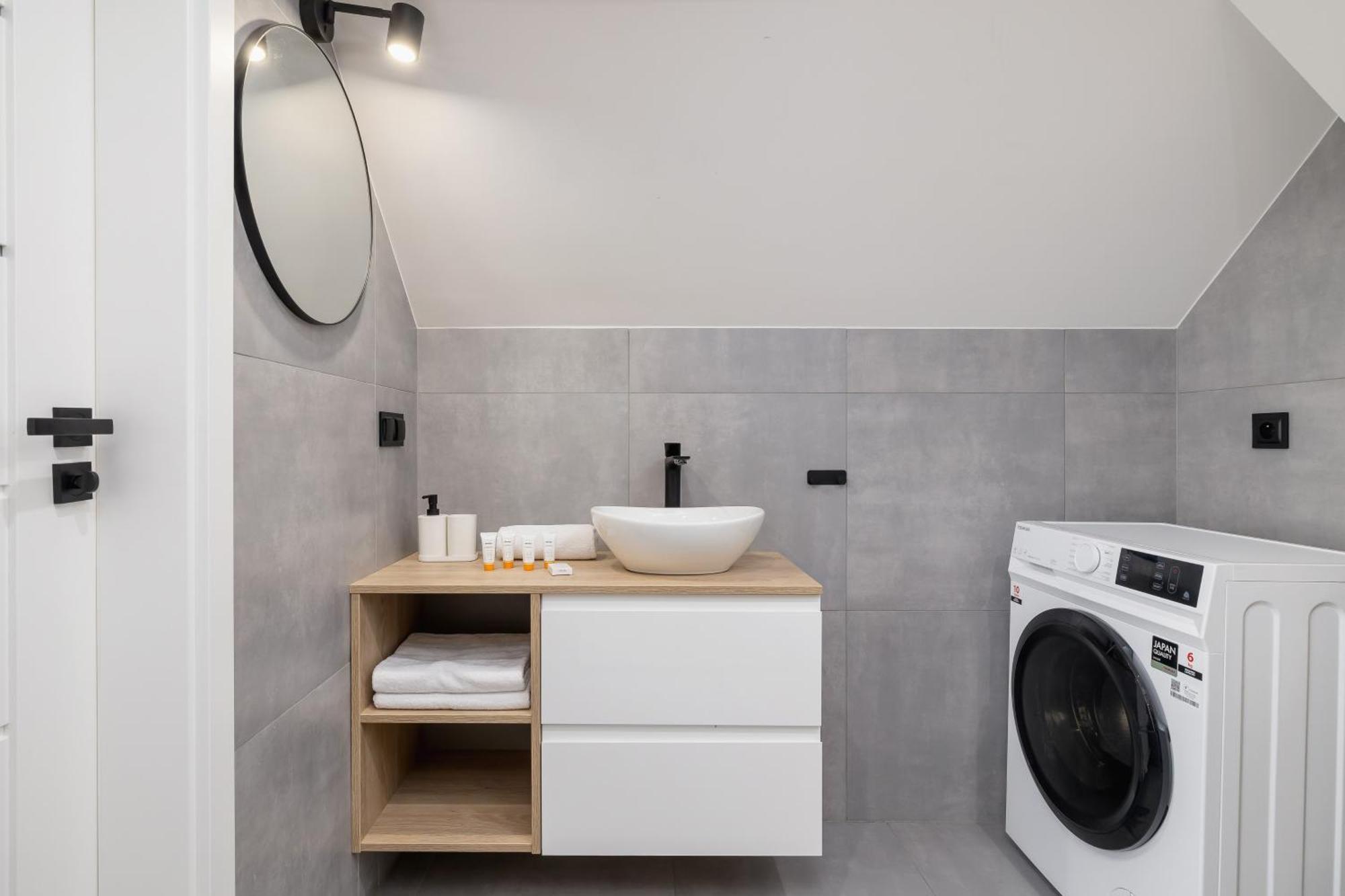 Cosy Apartments Kosciuszki Near The Main Train Station By Noclegi Renters Katowice Bagian luar foto